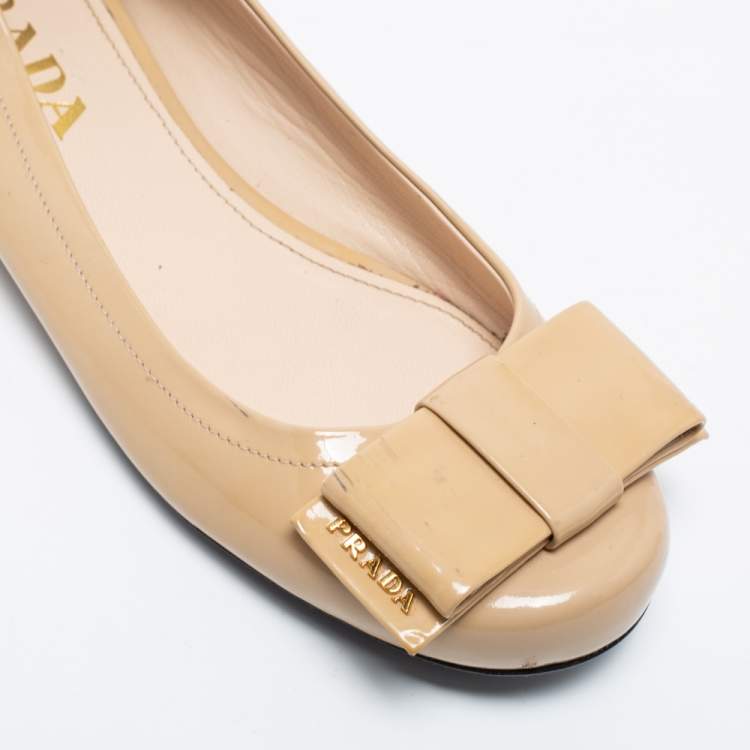 Pre Owned Prada Beige Patent Leather Bow Ballet Flats Size 39