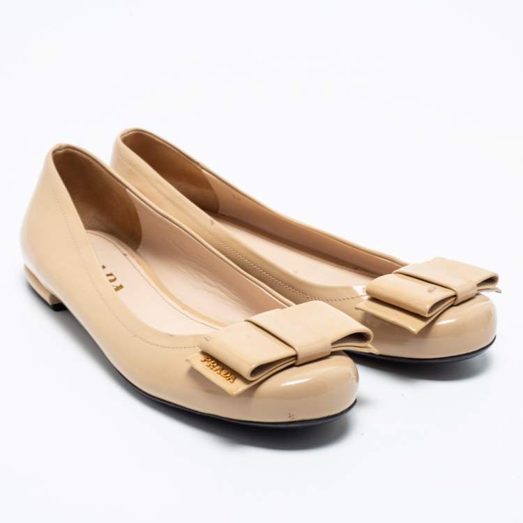 Pre Owned Prada Beige Patent Leather Bow Ballet Flats Size 39