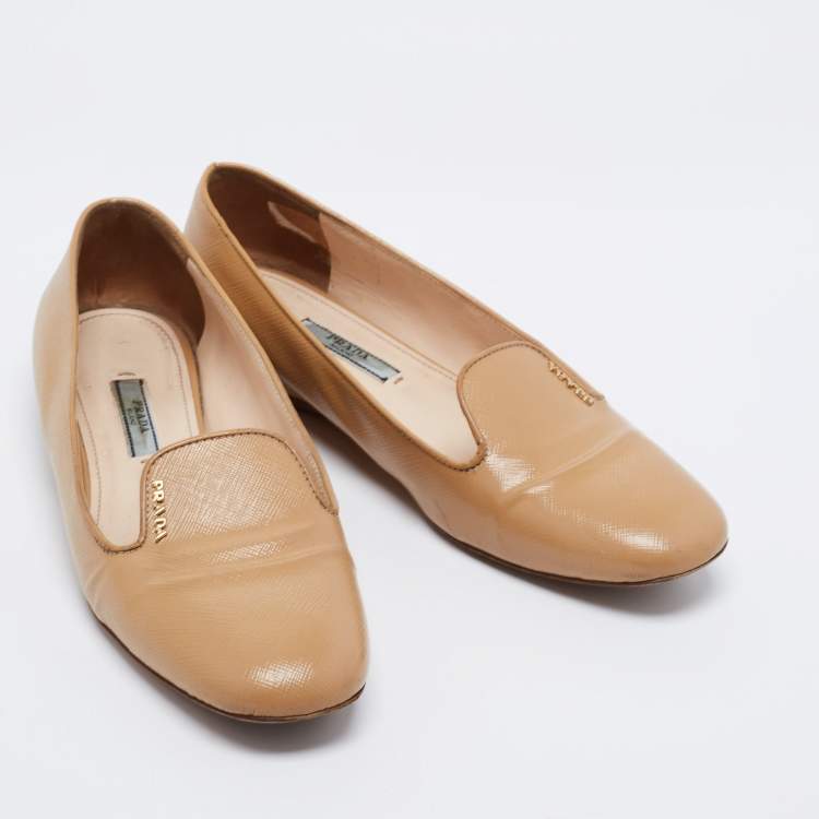 Pre Owned Prada Beige Patent Leather Smoking Flats Size 37.5 