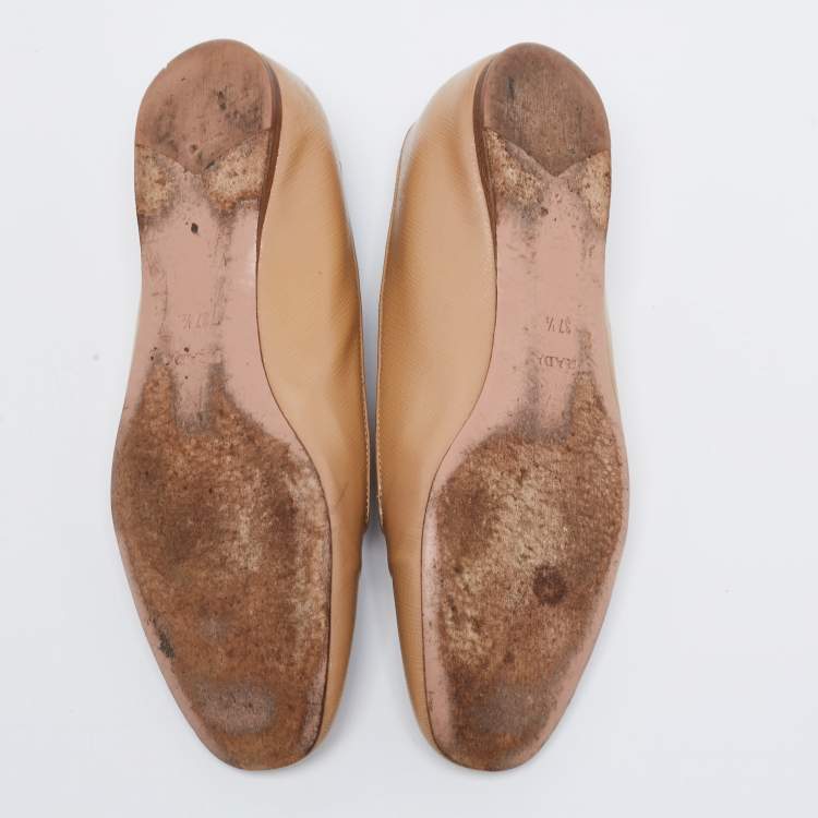Pre Owned Prada Beige Patent Leather Smoking Flats Size 37.5 