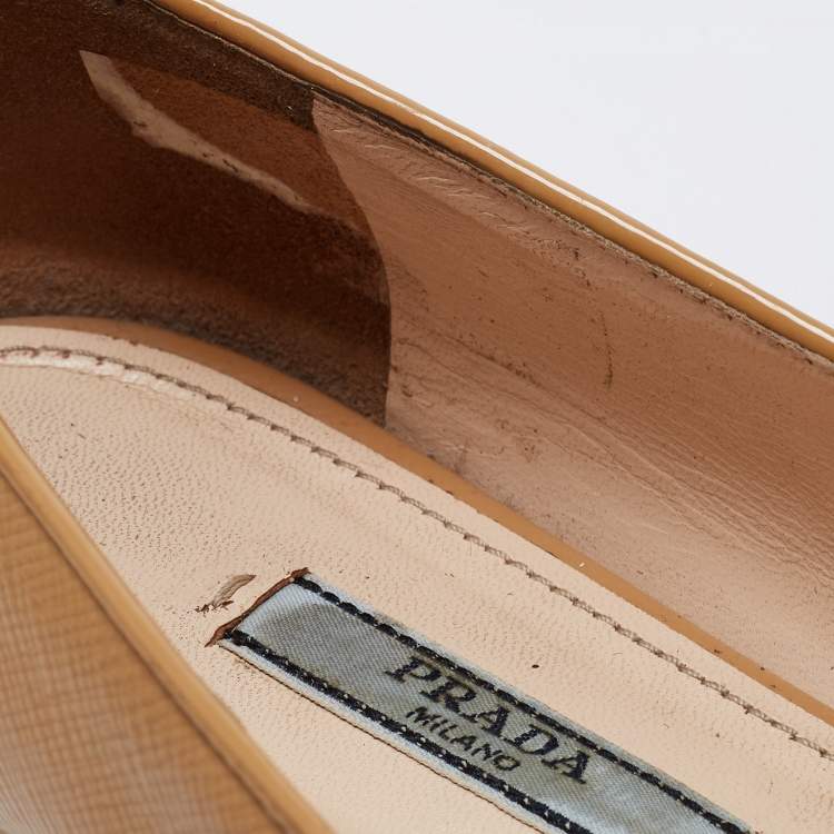 Pre Owned Prada Beige Patent Leather Smoking Flats Size 37.5 