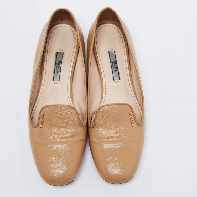 Pre Owned Prada Beige Patent Leather Smoking Flats Size 37.5 