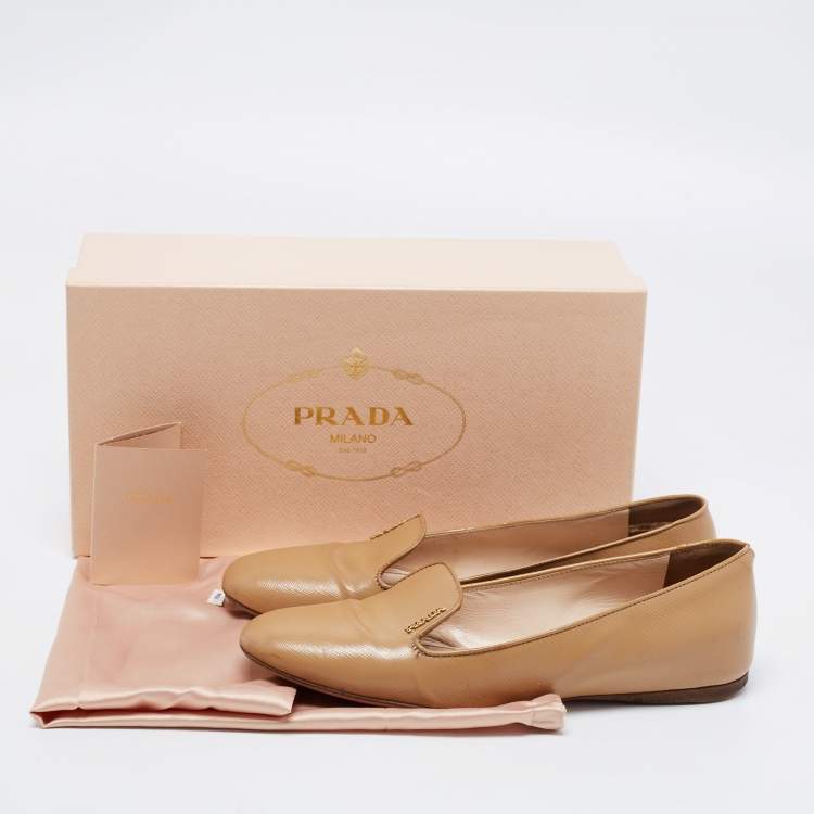 Pre Owned Prada Beige Patent Leather Smoking Flats Size 37.5 