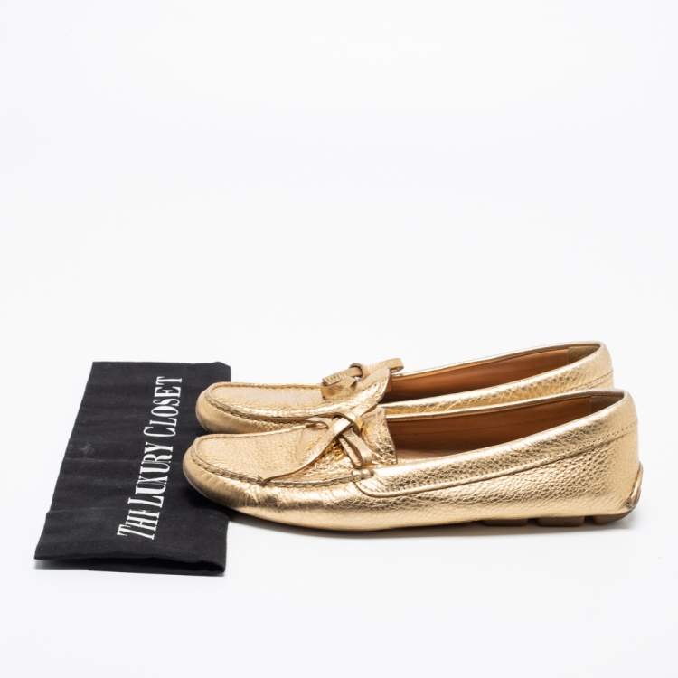 Pre Owned Prada Gold Leather Bow Slip-On Loafers Size 38.5