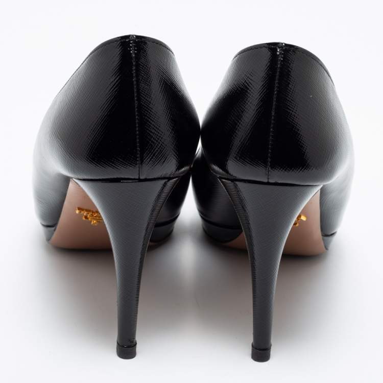مملوكة مسبقًا Prada Black Vernice Saffiano Leather Platform Pumps Size 39