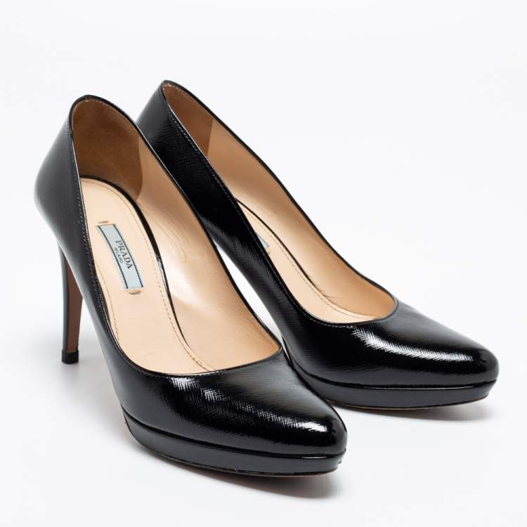 مملوكة مسبقًا Prada Black Vernice Saffiano Leather Platform Pumps Size 39