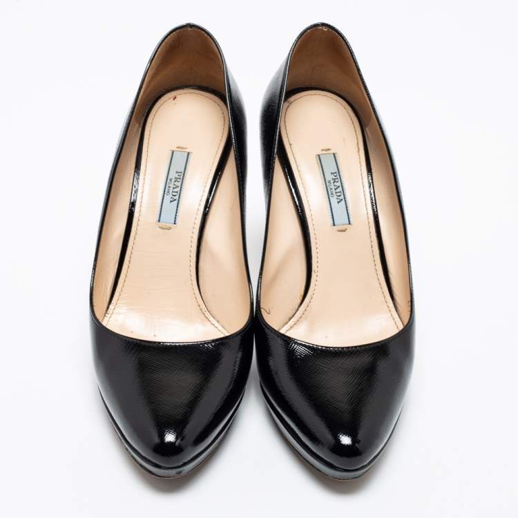 مملوكة مسبقًا Prada Black Vernice Saffiano Leather Platform Pumps Size 39
