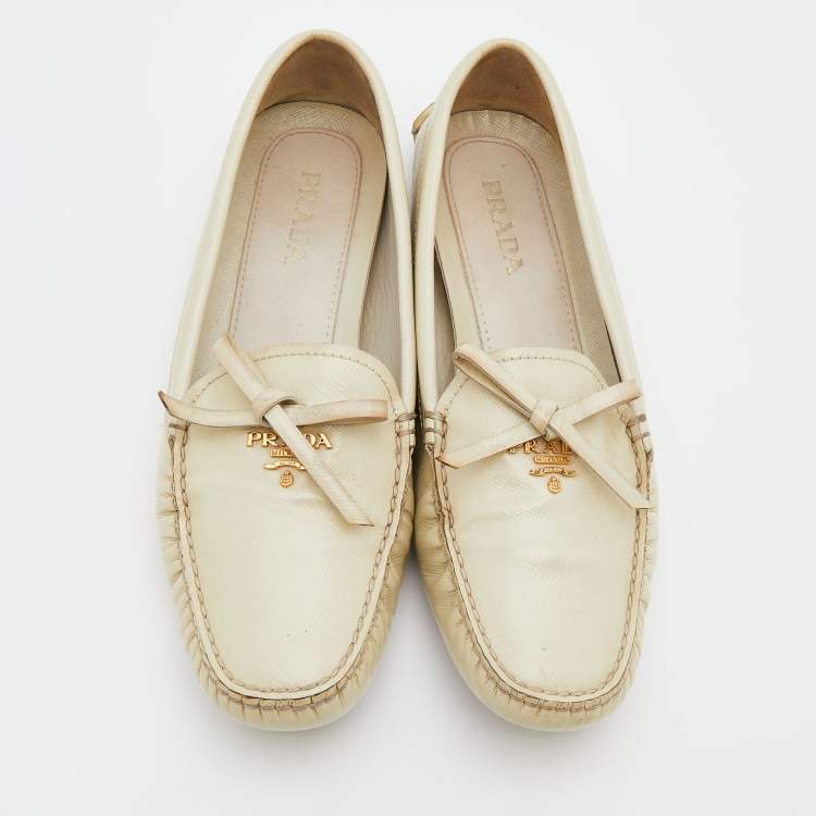 Pre Owned Prada Cream Patent Leather Bow Slip On Loafers Size 39