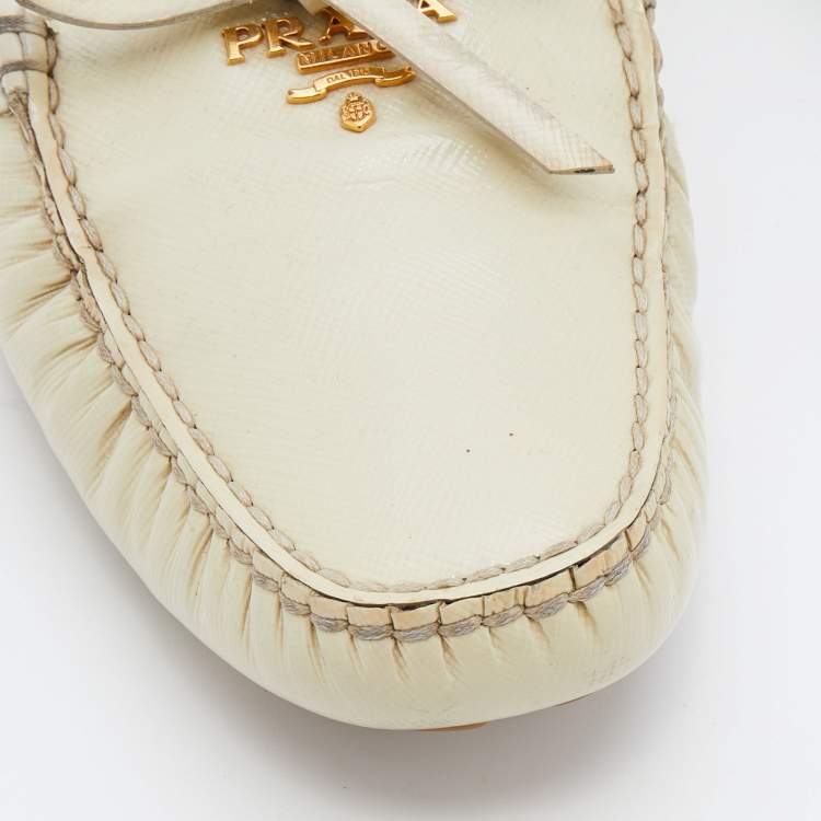 Pre Owned Prada Cream Patent Leather Bow Slip On Loafers Size 39