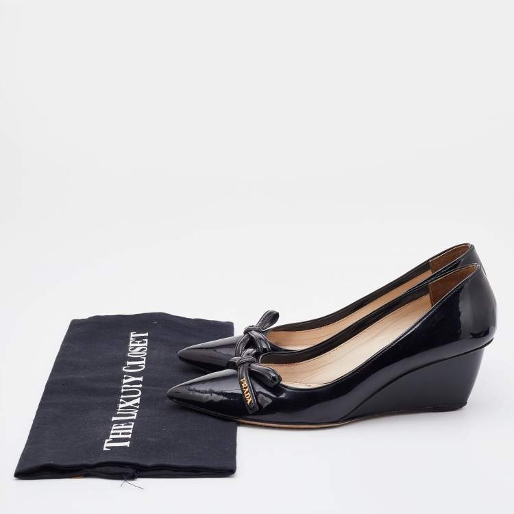 Pre Owned Prada Black Patent Leather Bow Detail Pointed Toe Wedge Pumps Size 37
