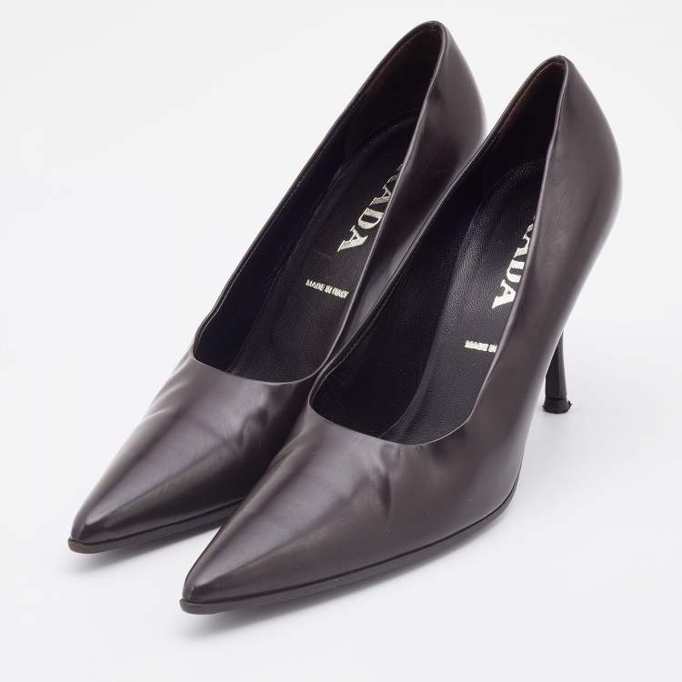 مملوكة مسبقًا Prada Dark Brown Leather Pointed Toe Pumps Size 37