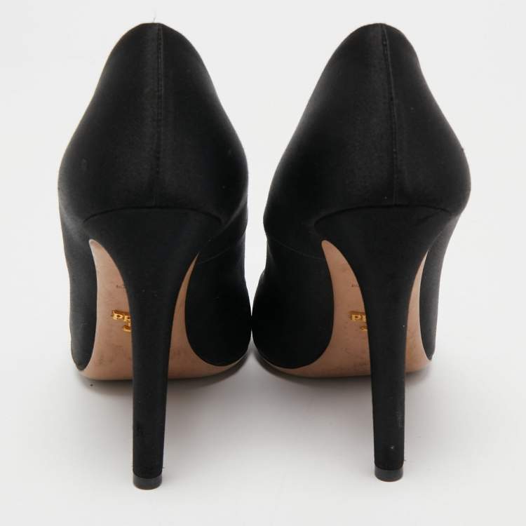 Pre Owned Prada Black Satin Round Toe Pumps Size 38.5