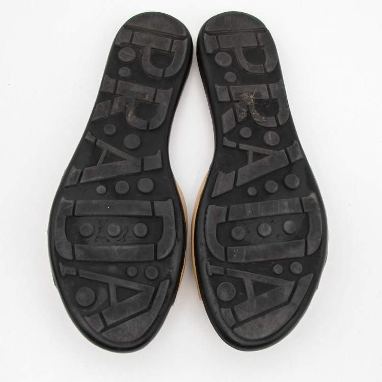 Pre Owned Prada Beige Patent Bow  Flat Sandals Size 39