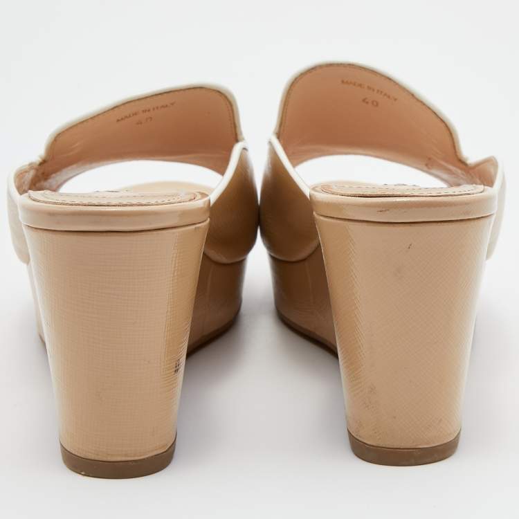 Pre Owned Prada Beige Patent Leather Platform Wedge Slide Sandals Size 40