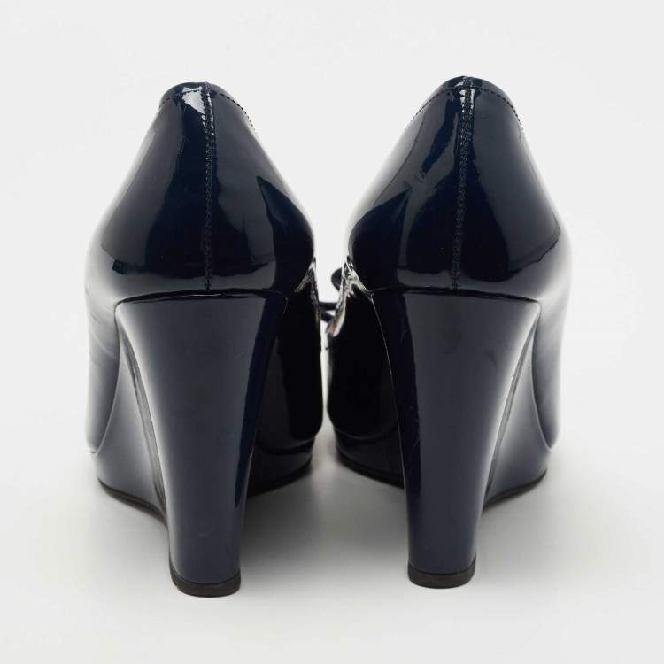 Pre Owned Prada Navy Blue Patent Leather Bow Peep Toe Wedge Pumps Size 38.5