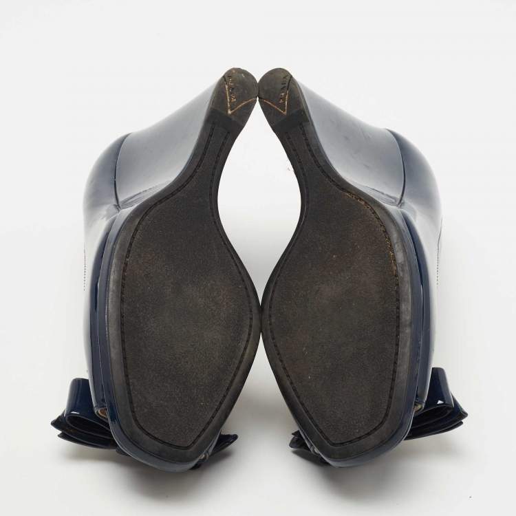 Pre Owned Prada Navy Blue Patent Leather Bow Peep Toe Wedge Pumps Size 38.5