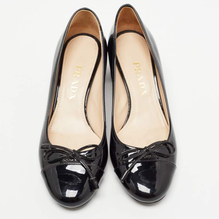 Pre Owned Prada Black Patent Leather Bow Block Heel Pumps Size 35