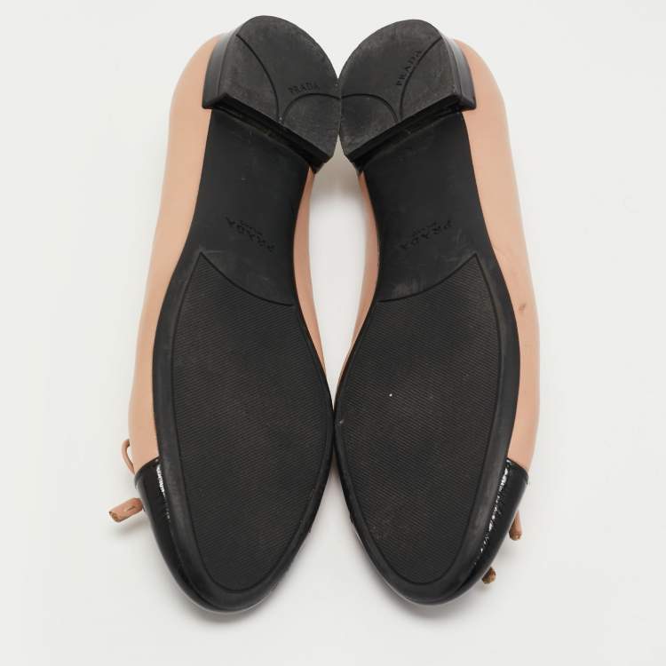 Pre Owned Prada Beige/Black Patent Leather Ballet Flats Size 36