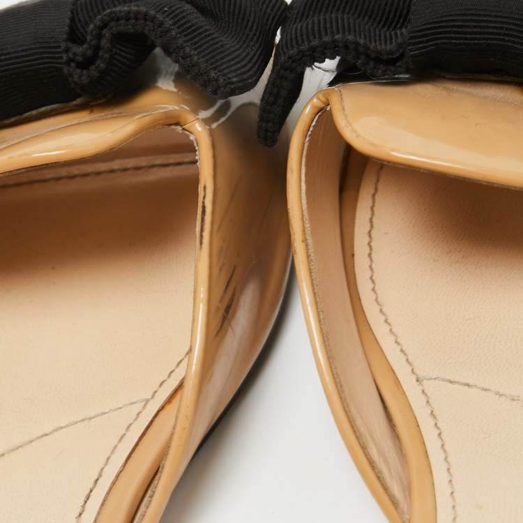Pre Owned Prada Beige Patent Leather and Fabric Bow Flat Slides Size 37.5