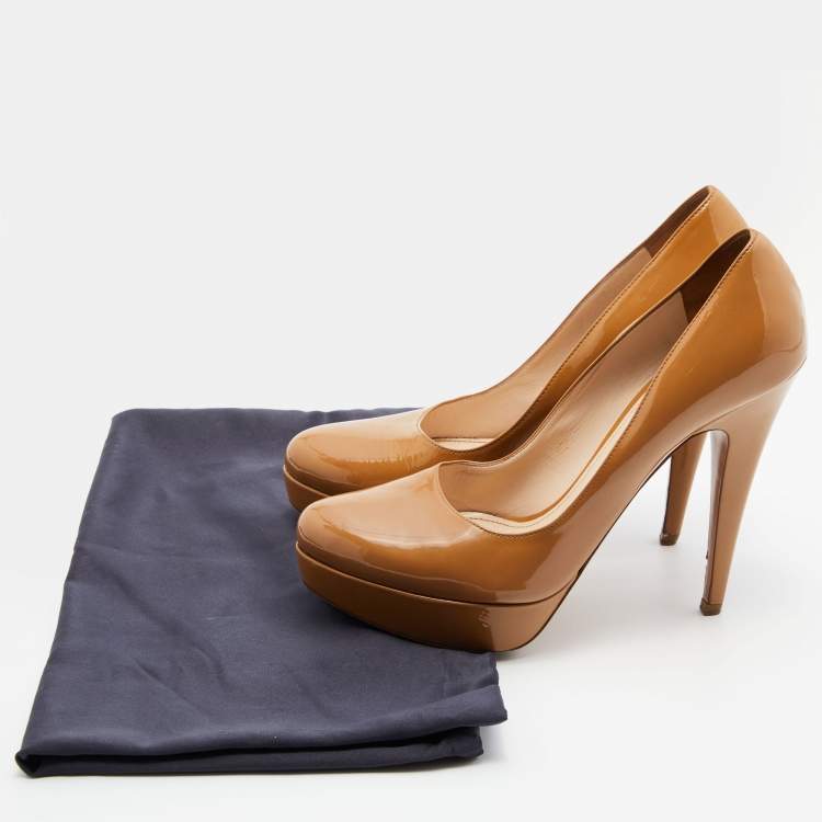 Pre Owned Prada Beige Patent Leather Platform Pumps Size 38.5