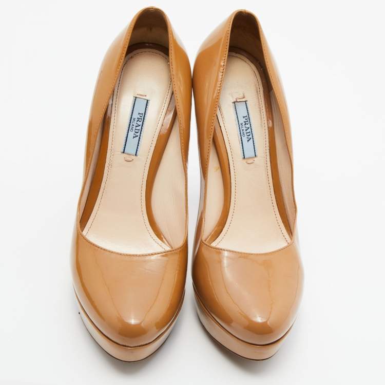 Pre Owned Prada Beige Patent Leather Platform Pumps Size 38.5