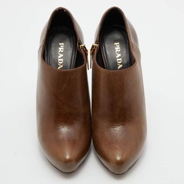 Pre Owned Prada Brown Leather Pointed Toe Booties  Size 40