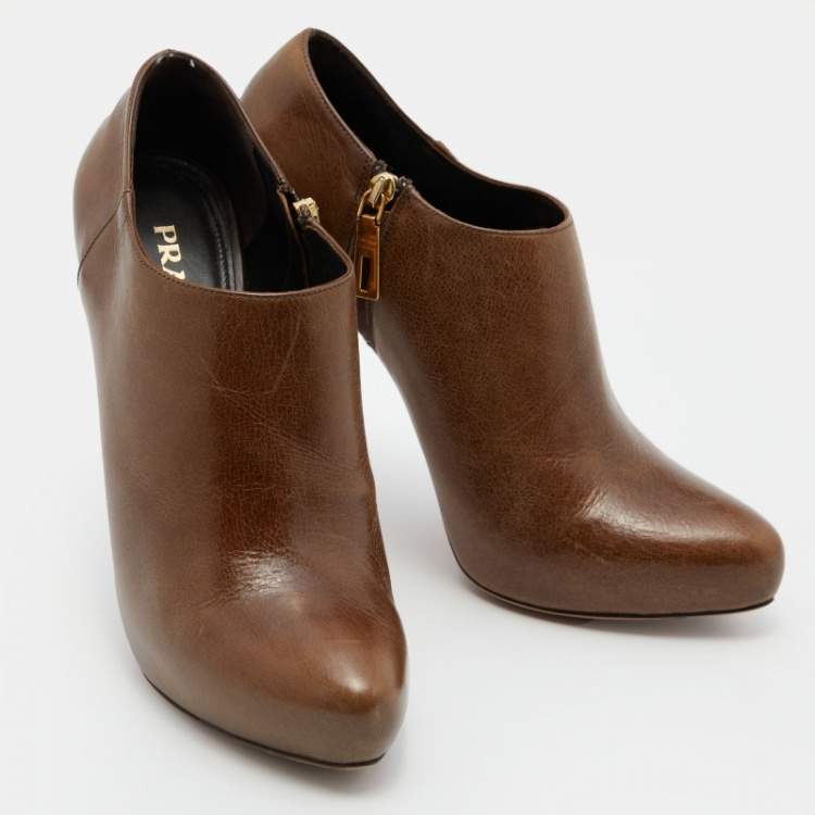 Pre Owned Prada Brown Leather Pointed Toe Booties  Size 40