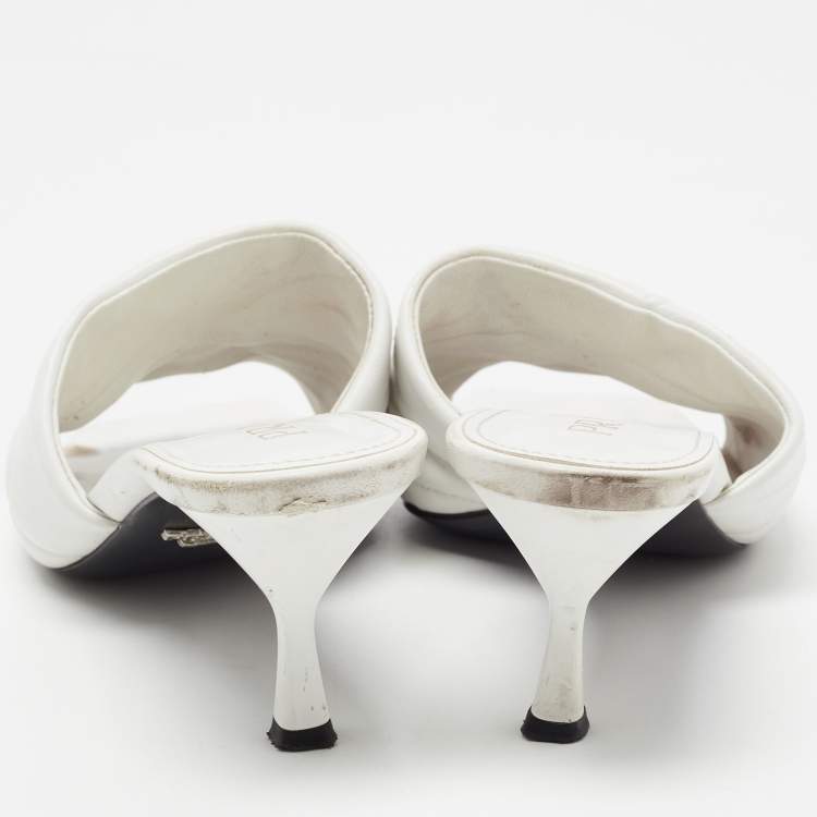 Pre Owned Prada White Quilted Leather Slide Sandals Size 38.5
