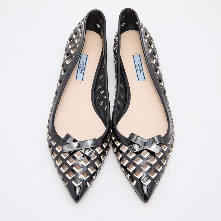 مملوكة مسبقًا Prada Black Laser Cut Patent Leather Bow Pointed Toe Ballet Flats Size 39
