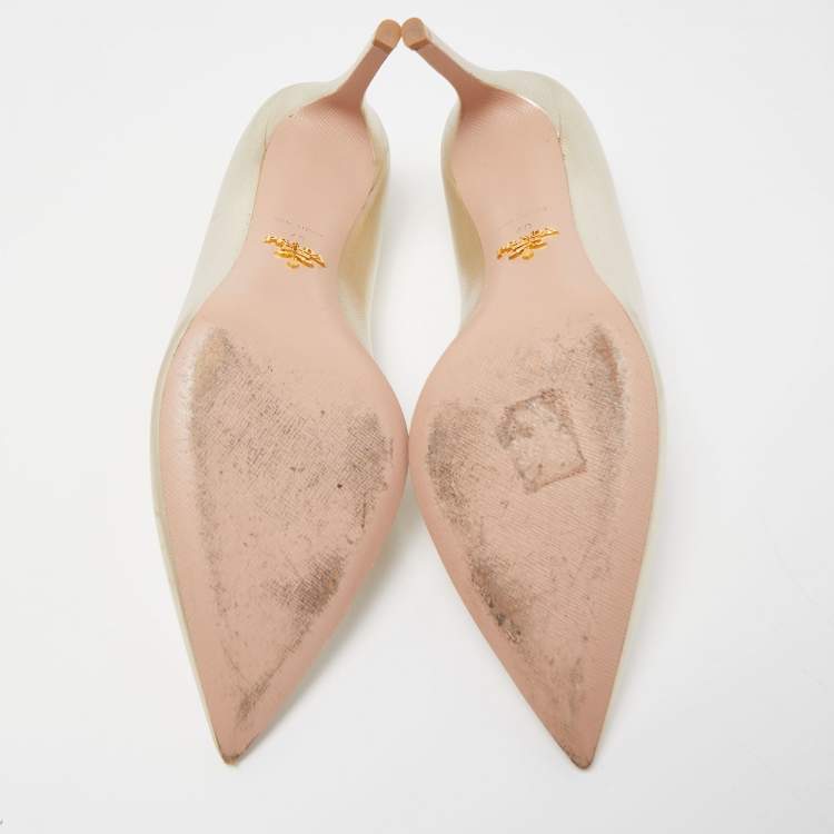 Pre Owned Prada Gold Textured Leather Pointed Toe Pumps Size 40