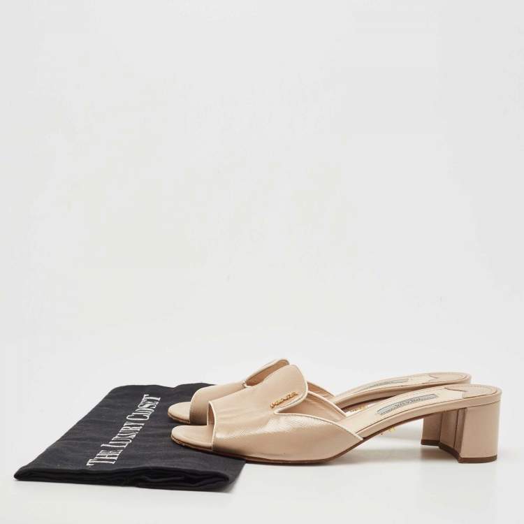 Pre Owned Prada Beige Saffiano Vernice Leather Slide Sandals Size 37.5