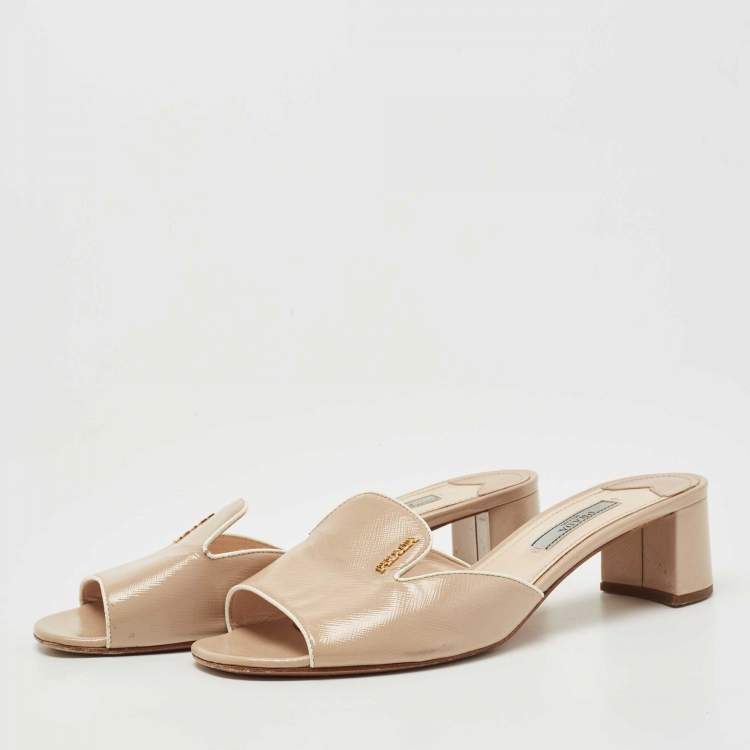 Pre Owned Prada Beige Saffiano Vernice Leather Slide Sandals Size 37.5