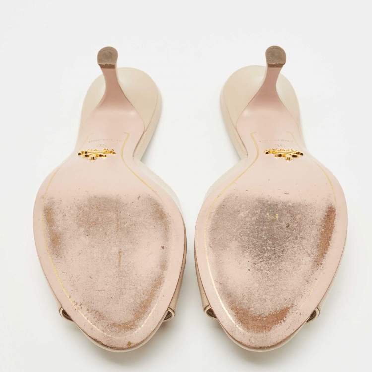 Pre Owned Prada Beige Patent Leather Slide Sandals Size 36