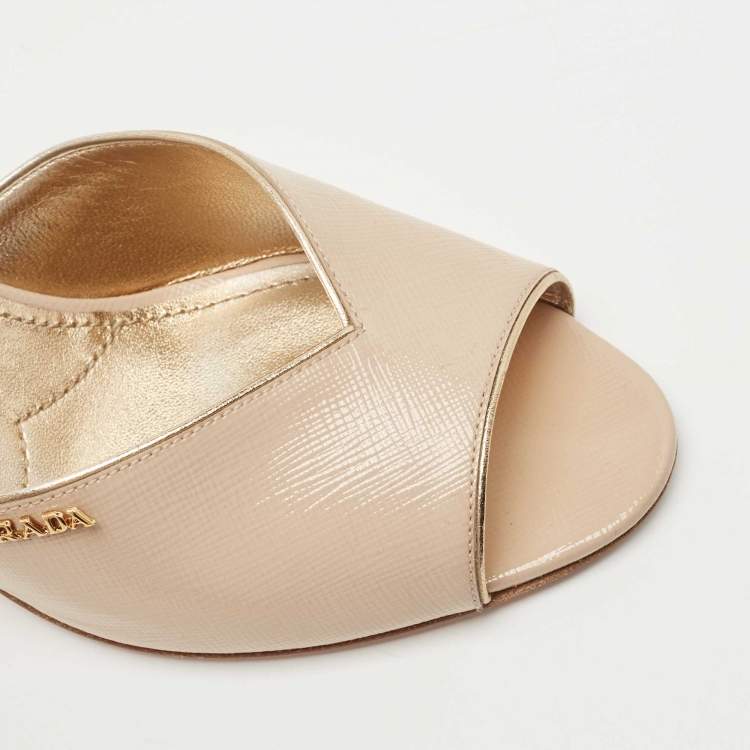 Pre Owned Prada Beige Patent Leather Slide Sandals Size 36