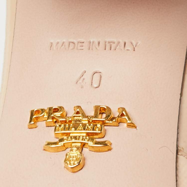 Pre Owned Prada Beige Saffiano Vernice Leather Crystal Embellished Block Heel Slide Sandals Size 40