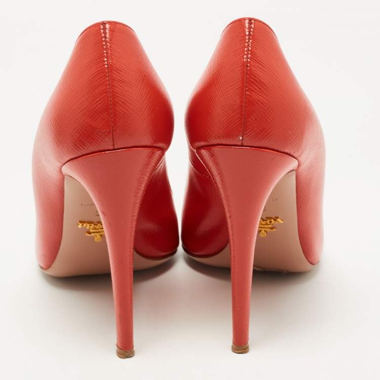 Pre Owned Prada Orange Saffiano Vernice Leather Pointed Toe Pumps Size 39