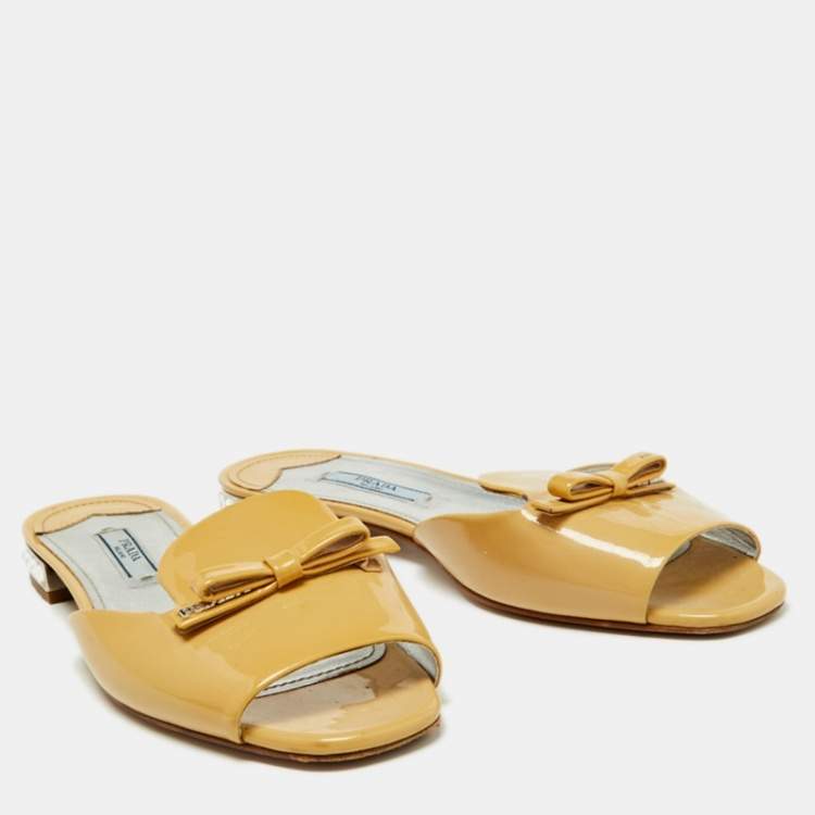 Pre Owned Prada Light Yellow Patent Leather Bow Crystal Embellished Flat Slides Size 37.5
