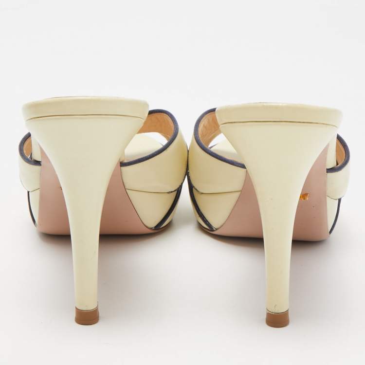 Pre Owned Prada Cream/Navy Blue Leather Cross Strap Slide Sandals Size 39