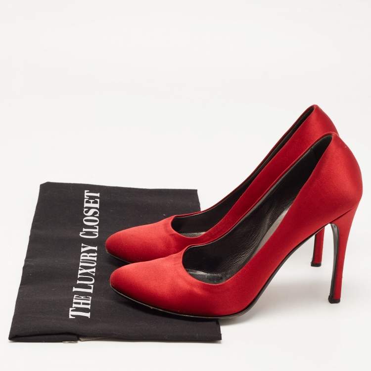 Pre Owned Prada Red Satin Round Toe Pumps Size 37