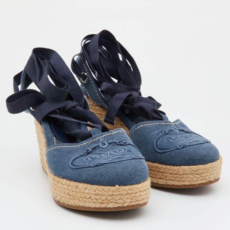 مملوكة مسبقًا Prada Navy Blue Denim Espadrille Wedge Ankle Tie Pumps Size 36.5