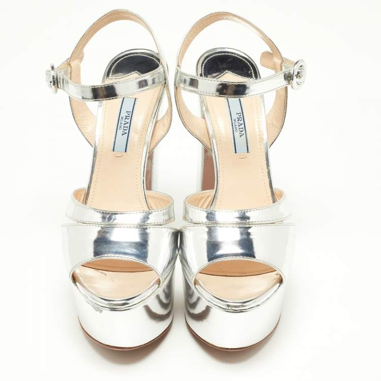 مملوكة مسبقًا Prada Metallic Silver Leather Platform Ankle Strap Sandals Size 37