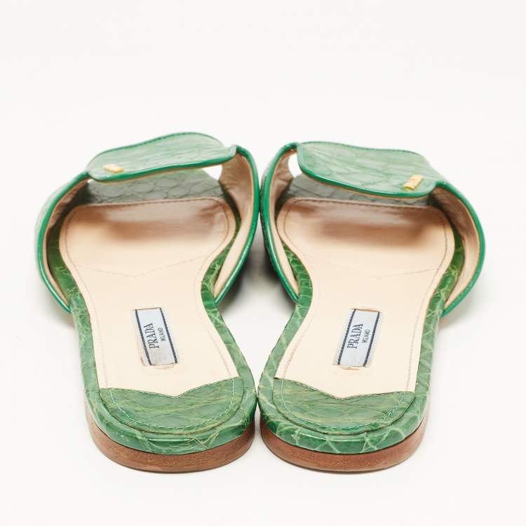 مملوكة مسبقًا Prada Green Crocodile Leather Flat Slides Size 37