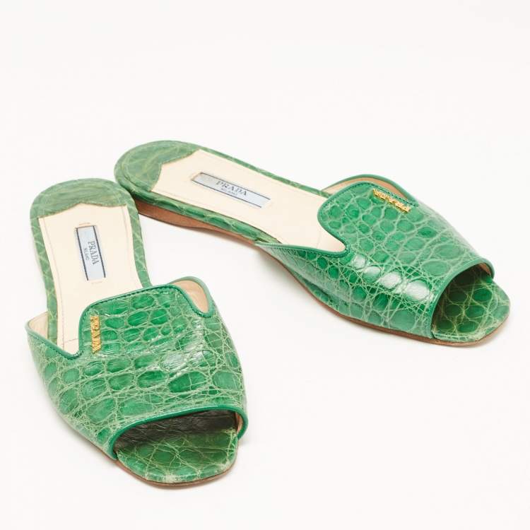 مملوكة مسبقًا Prada Green Crocodile Leather Flat Slides Size 37