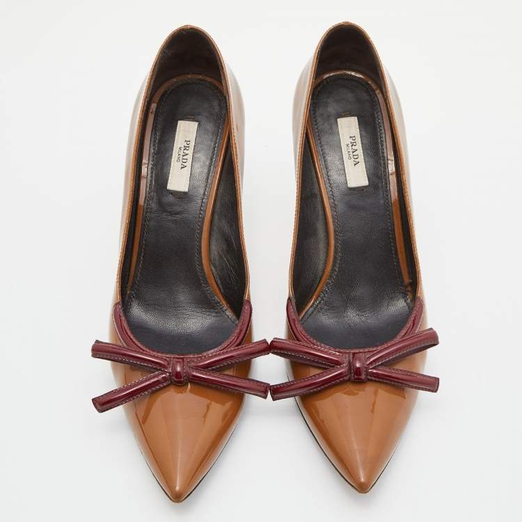 Pre Owned Prada Brown/Red Patent Leather Bow Pointed Pumps Size 39.5