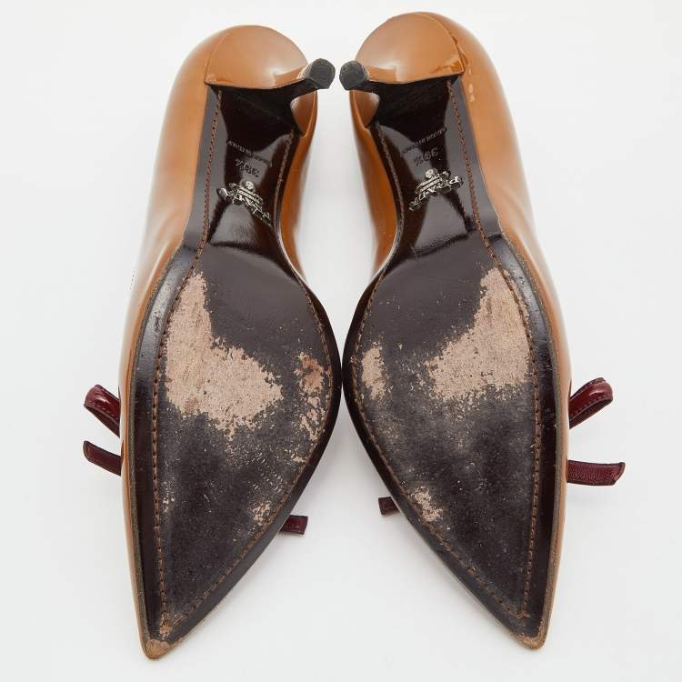 Pre Owned Prada Brown/Red Patent Leather Bow Pointed Pumps Size 39.5