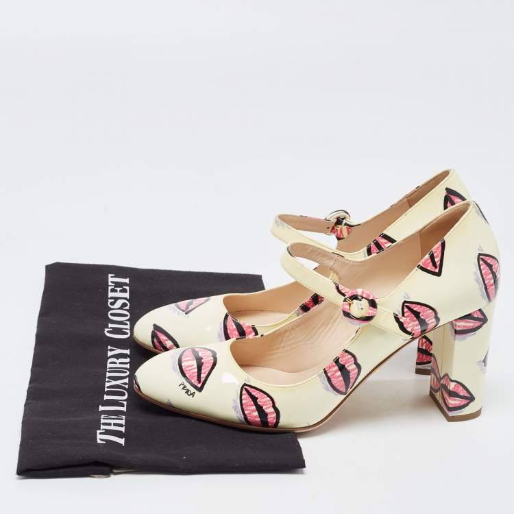 Pre Owned Prada Beige Lip Print Patent Leather Block Heel Pumps Size 38