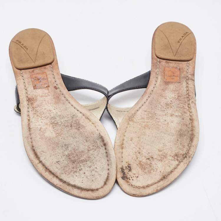 Pre Owned Prada Black Patent Leather Thong Flats Size 37.5