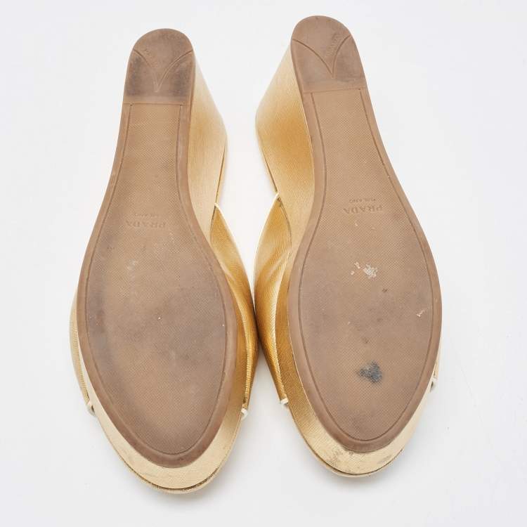 Pre Owned Prada Gold Patent Leather Wedge Platform Slide Sandals Size 39.5