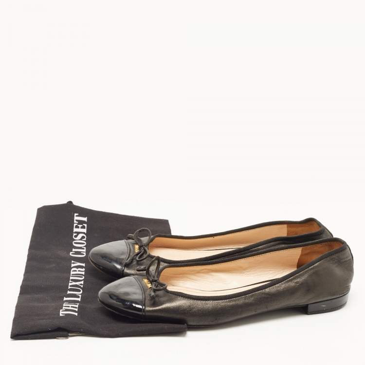 Pre Owned Prada Black Leather and Patent Cap Toe Bow Ballet Flats Size 40.5 