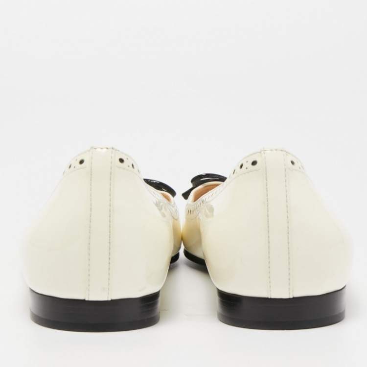 Pre Owned Prada Cream/Black Patent Leather Ballet Flats Size 38